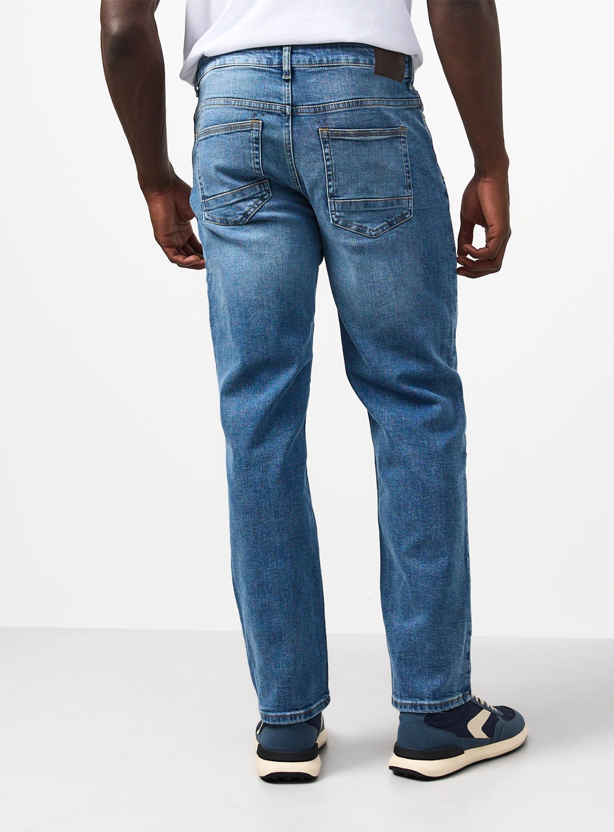 Mid Wash Jeans in Straight Fit  44L - Image 5 thumbnail